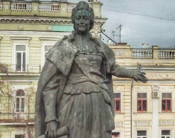 Ленины закончились: в Одессе демонтируют памятник Екатерине II